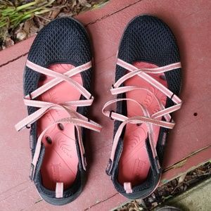 Jambu Lucia shoes, size 8, black and pink